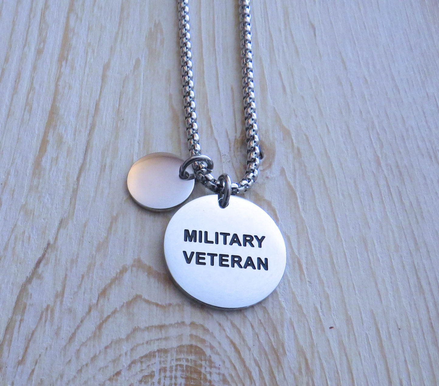 U.S Military Veteran's 25mm engraved stainless steel American flag Pendant Necklace Army, Navy, Air Force, Marine * Perfect gift for any Vet